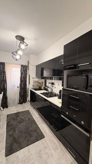 Apartament cu 3 camere decomandat în Canta
