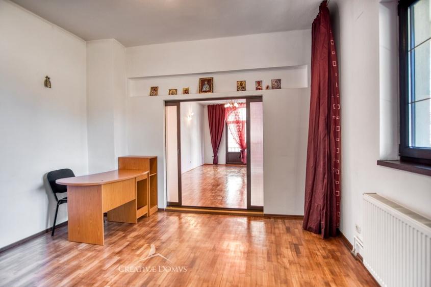 Apartament cu 3 camere semidecomandat în Sebastian