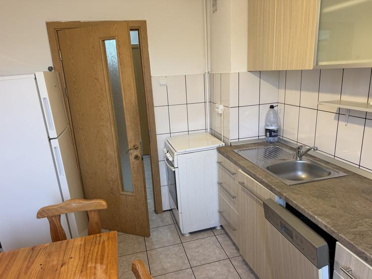 Apartament cu 3 camere decomandat, mobilat în Mihai Viteazul