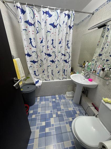 Apartament cu 3 camere decomandat în Sebastian