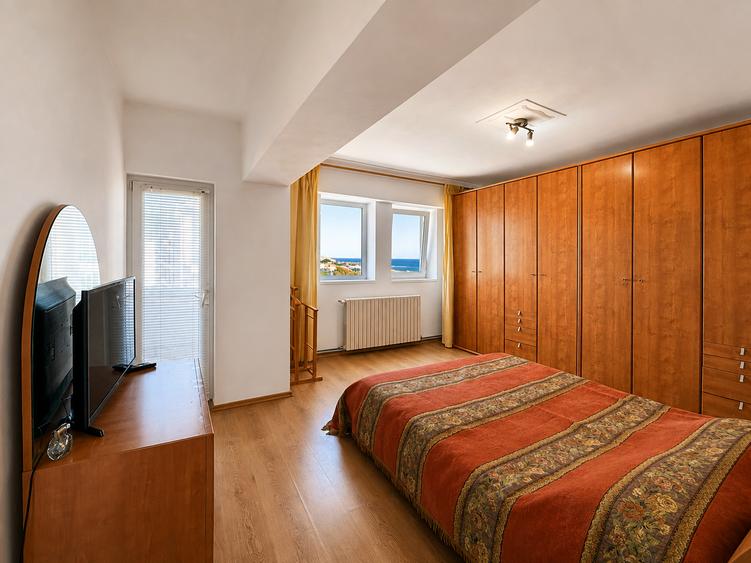 Apartament cu 4 camere în Ultracentral