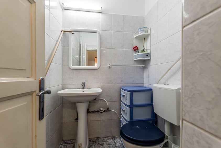 Apartament cu 3 camere semidecomandat în Alfa