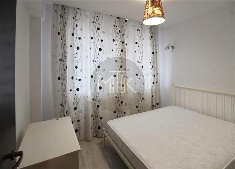 Apartament cu 3 camere semidecomandat, mobilat în Iancu Nicolae