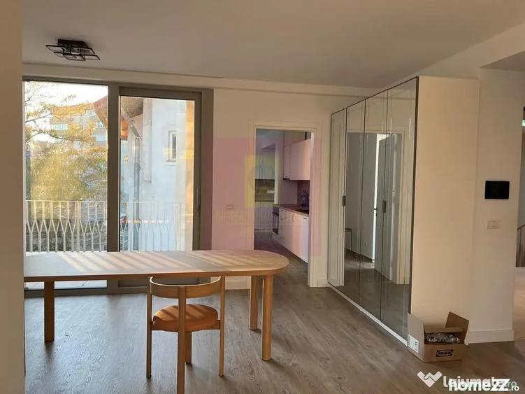 Apartament cu 4 camere decomandat în Grădina Icoanei