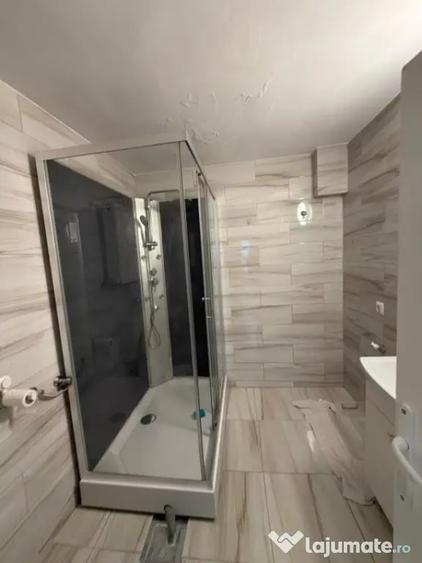 Casă cu 3 camere cu Teren 300 Mp în Delfinariu