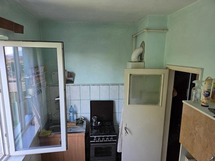 Apartament cu 2 camere decomandat în Tractorul