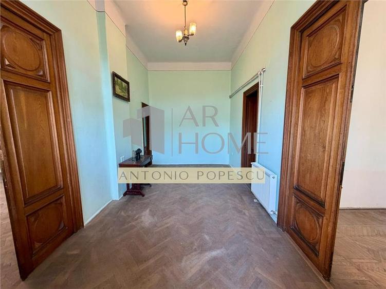 Casă individuală cu 6 camere cu Canalizare în Gheorghe Doja