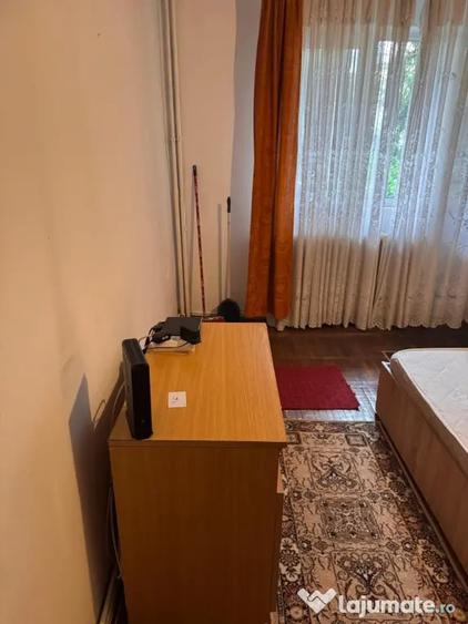 Garsonieră decomandată în Central