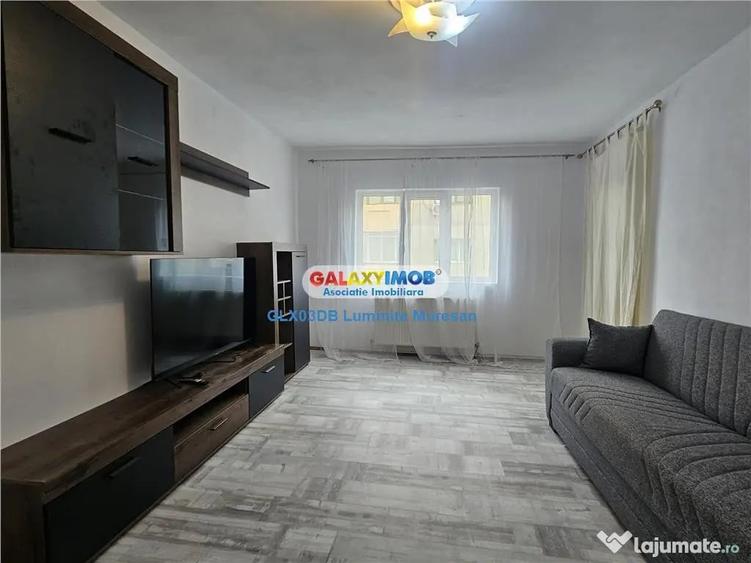 Apartament cu 3 camere decomandat în Micro 12