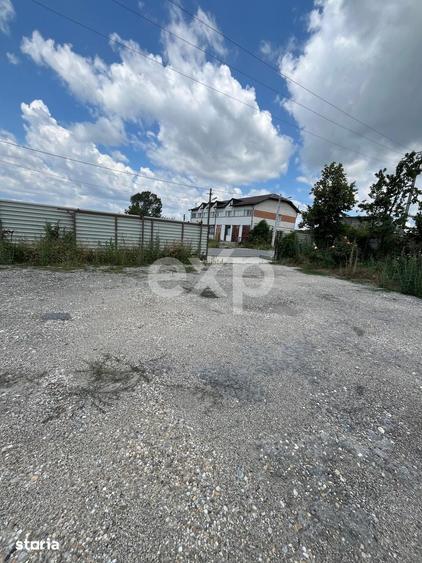 Casă cu 6 camere cu Teren 5423 Mp în Petrești