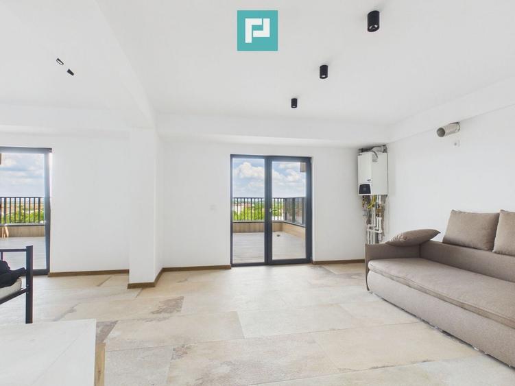 Apartament cu 5 camere semidecomandat în Central
