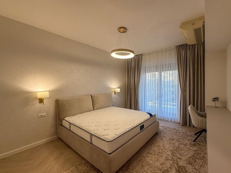 Apartament cu 4 camere semidecomandat în Herăstrău