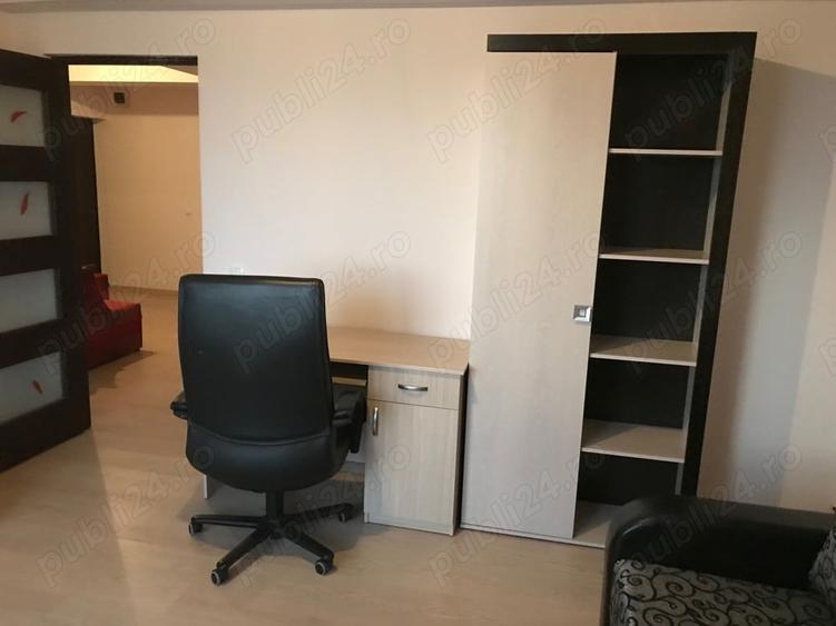 Apartament cu 3 camere decomandat în Republicii