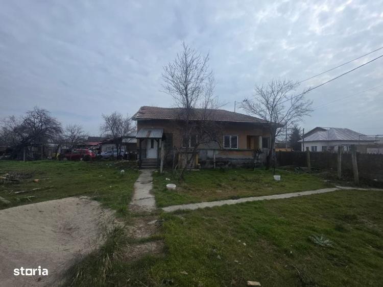 Spațiu comercial, în Rovine