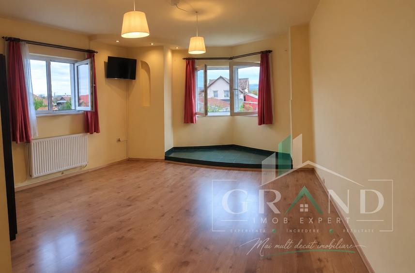 Apartament cu 2 camere decomandat, mobilat în Bulgaria