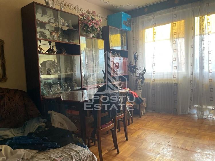 Apartament cu 4 camere decomandat în Podgoria