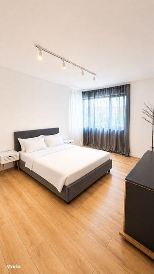 Casă cu 4 camere decomandat în Vânători