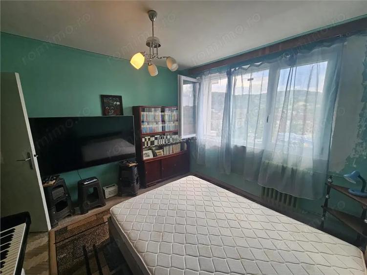 Apartament cu 2 camere semidecomandat în Micro I