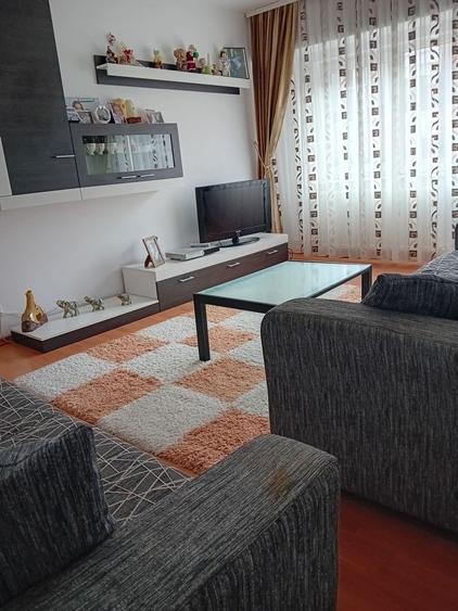 Apartament cu 2 camere decomandat, mobilat în Central