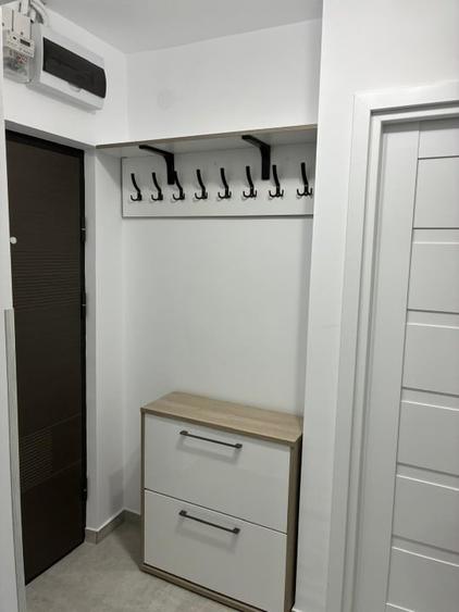 Apartament cu 3 camere decomandat, mobilat în Central