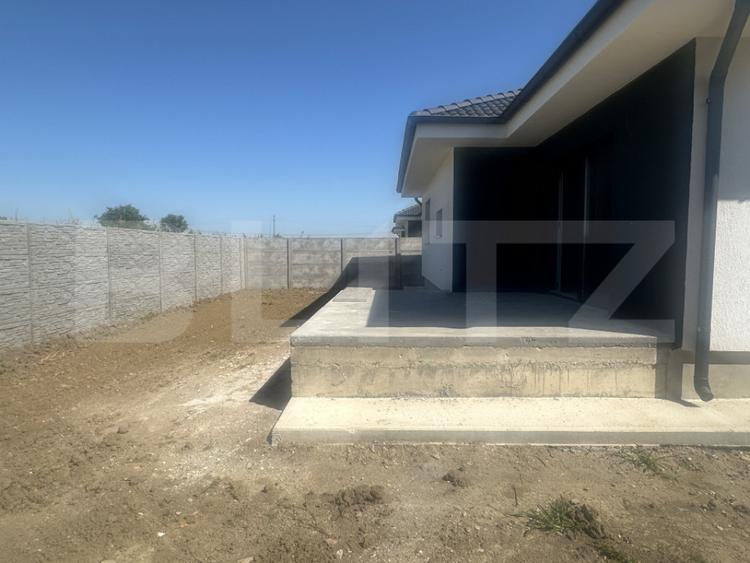 Casă cu 4 camere cu Teren 350 Mp în Odoreu