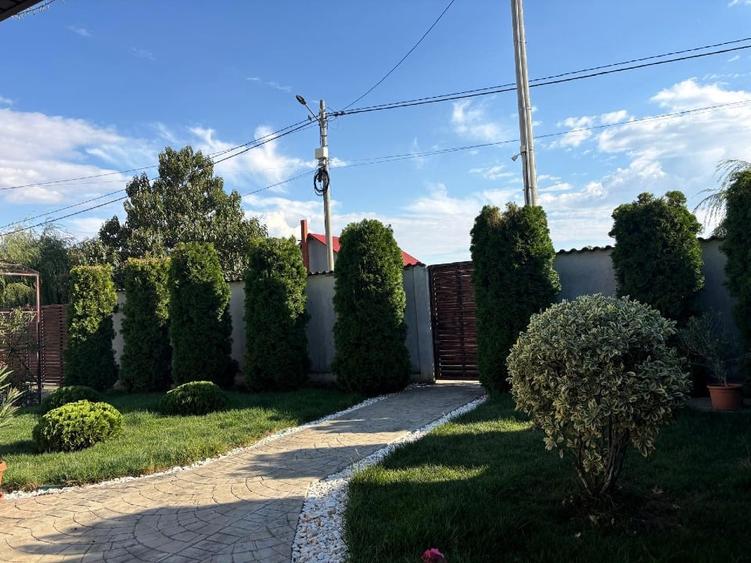 Casă individuală cu 4 camere cu Canalizare în Munteni