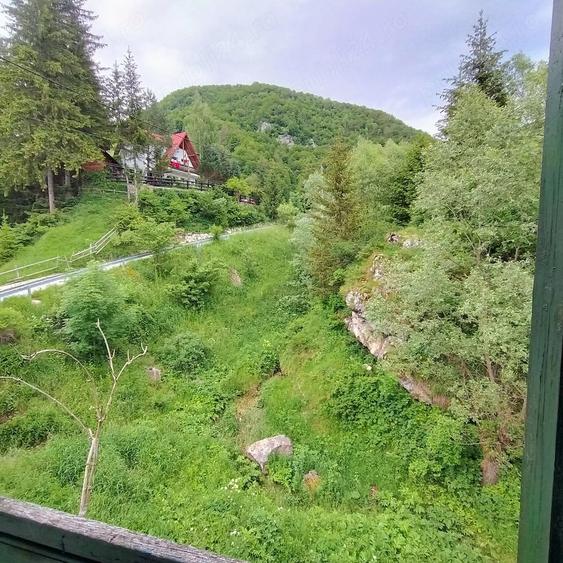 Casă cu 1 camere cu Teren 800 Mp în Dâmbovicioara