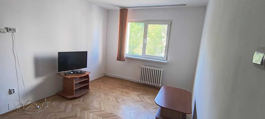 Apartament cu 4 camere semidecomandat în Mănăștur