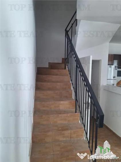 Casă cu 7 camere cu Teren 170 Mp în Tei