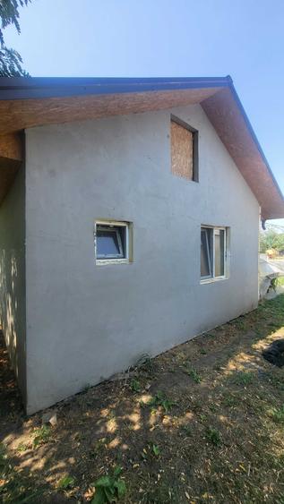 Casă cu 4 camere în Vâlcelele