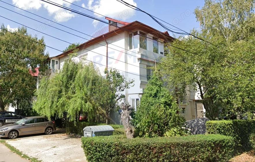 Apartament cu 4 camere decomandat în Ghermănești