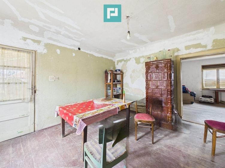 Casă individuală cu 4 camere cu Canalizare în Buteni