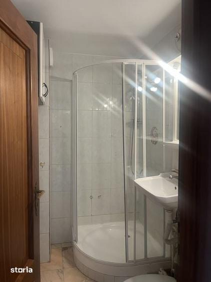 Apartament cu 4 camere decomandat în Rahova