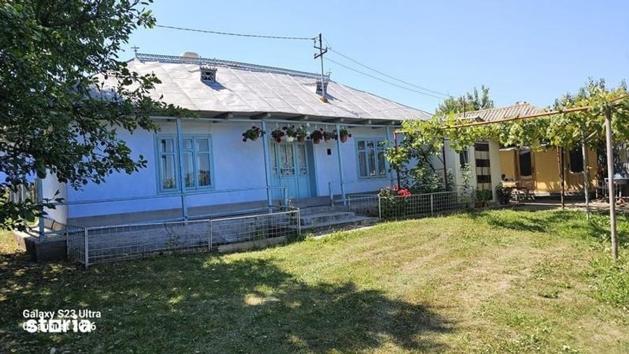 Casă cu 3 camere cu Teren 80 Mp în Central