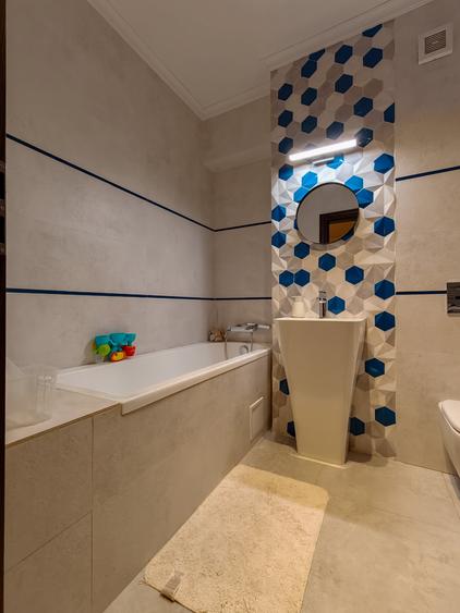 Apartament cu 3 camere decomandat în Uverturii