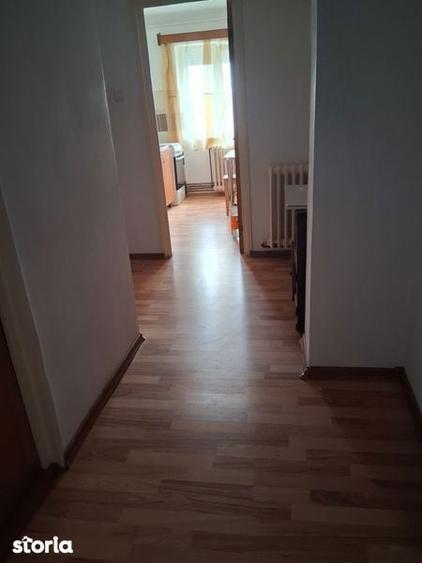Inchiriez apartament cu doua camere - 1