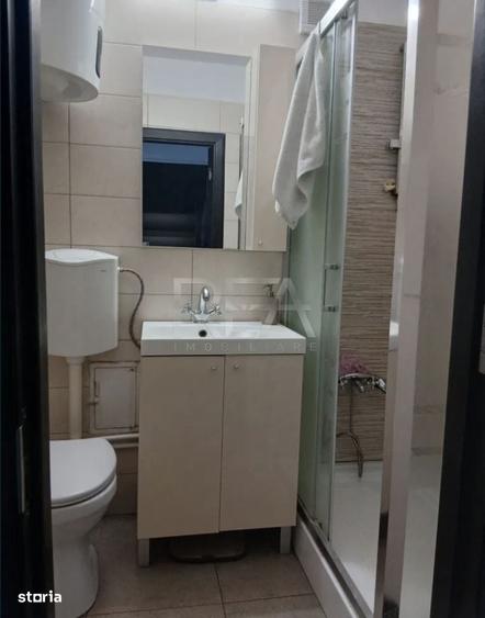 Apartament cu 3 camere decomandat în Drumul Taberei