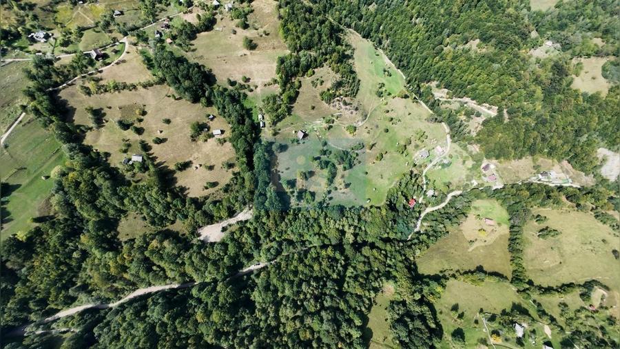 Teren de 10479 mp, în Călățele
