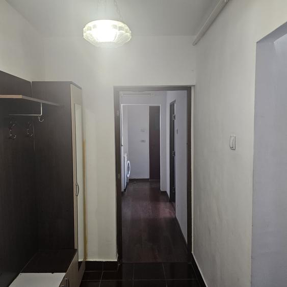 Apartament cu 3 camere decomandat, mobilat în Militari