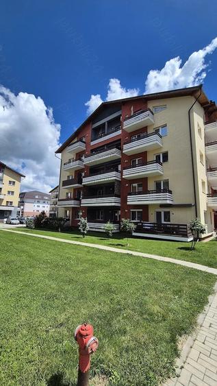 Apartament cu 2 camere semidecomandat în Sânpetru