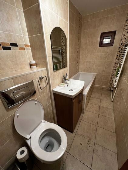 Apartament cu 3 camere decomandat în Exterior Vest