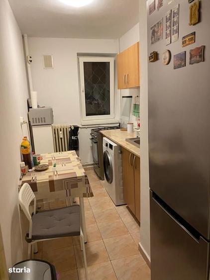 Apartament cu 3 camere în Drumul Taberei