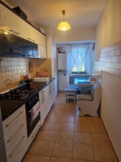 Apartament cu 3 camere decomandat, mobilat în Popas Păcurari