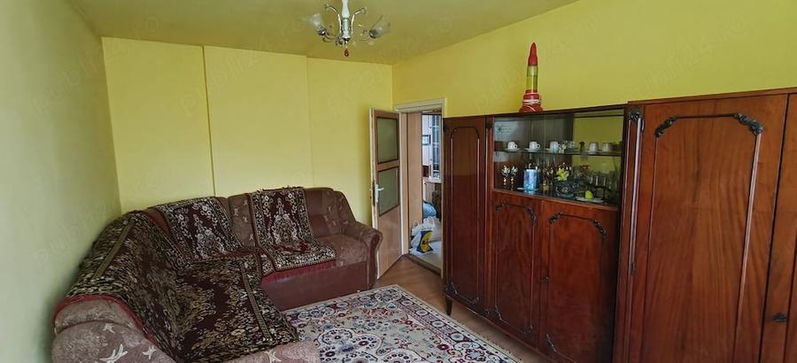 Apartament cu 3 camere nedecomandat în Central