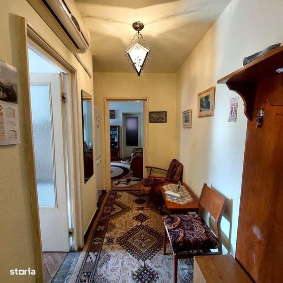 Apartament cu 3 camere în Micro 17