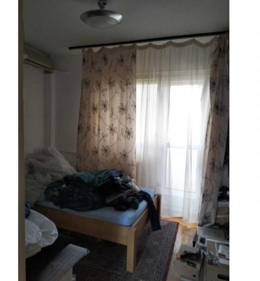 Apartament cu 4 camere semidecomandat în Tineretului