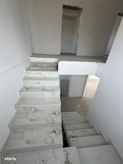 Casă cu 4 camere cu Teren 335 Mp în Central