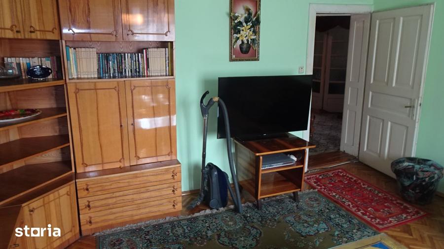 Casă cu 5 camere cu Teren 3450 Mp în Horea