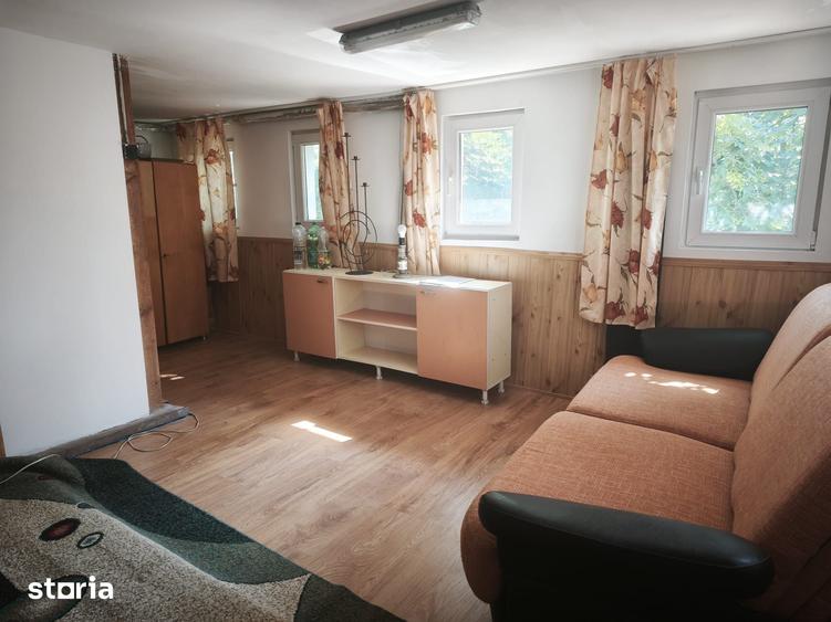 Casă cu 3 camere cu Teren 210 Mp în Est