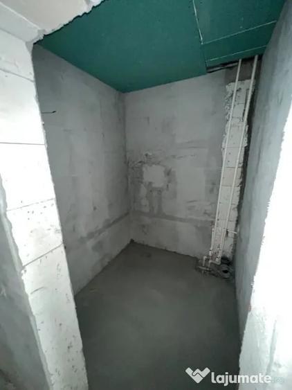Casă cu 24 camere cu Teren 774 Mp în Central